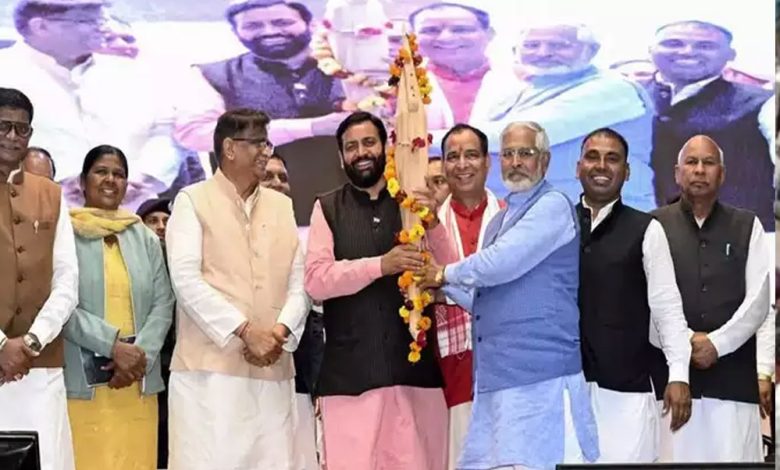 निकाय चुनाव में बीजेपी की जीत तय ! अपनों को ही नहीं मना पा रही कांग्रेस, कई नेताओं ने छोड़ा साथ 1 निकाय चुनाव में बीजेपी की जीत तय अपनों को