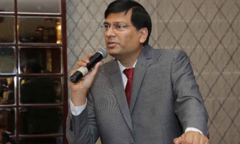 निराश्रित पशुधन के खुले में विचरण की समस्या के समाधान