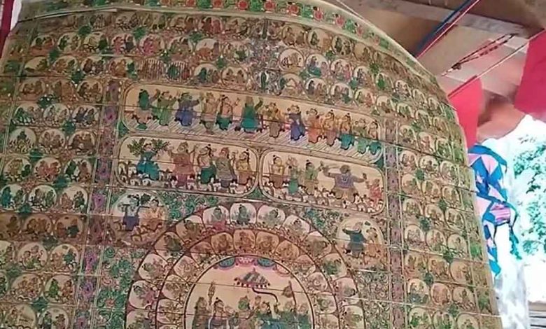 पत्तों पर उकेरी गई उड़ीसा की पट चित्रकला सभी दर्शकों को आकर्षित कर रही 1 पत्तों पर उकेरी गई उड़ीसा की पट चित्रकला सभी दर्शकों