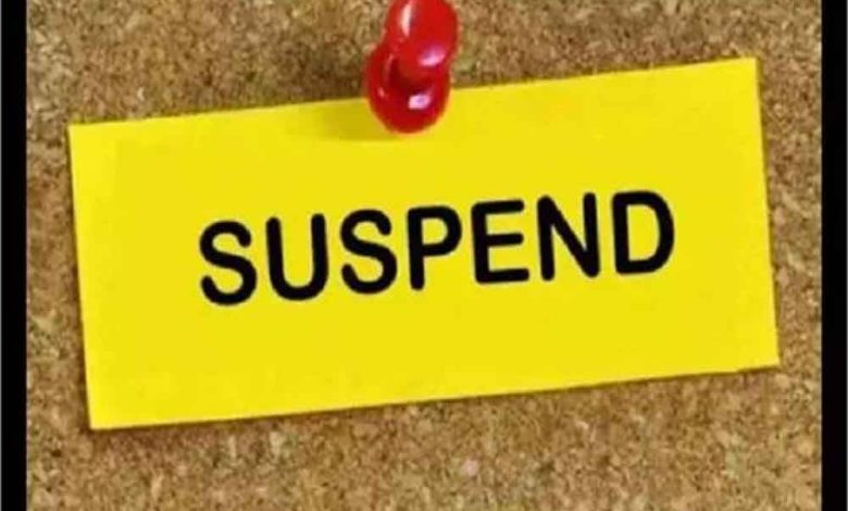 परिवहन मंत्री के निर्देशानुसार परिवहन विभाग के दो कर्मचारियों को