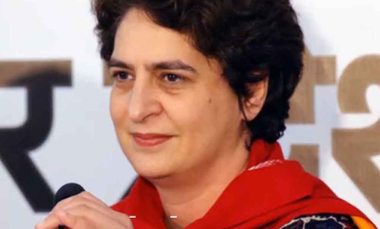 प्रियंका गांधी ने पीएम मोदी को पत्र लिखकर वायनाड में