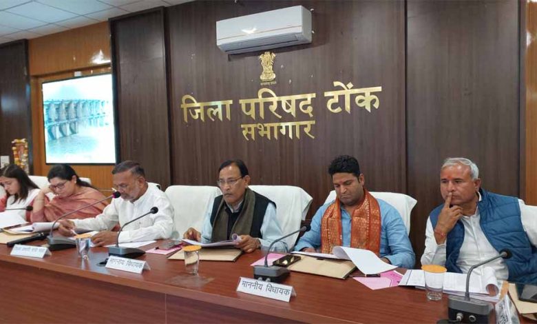 बजट घोषणाओं का त्वरित एवं समयबद्ध क्रियान्वयन करें प्रभारी मंत्री