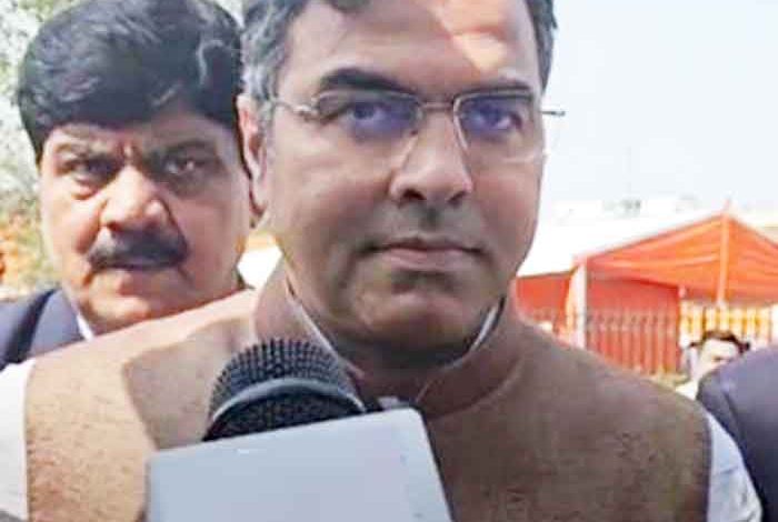 मंत्री पद की शपथ लेने के बाद प्रवेश वर्मा ने