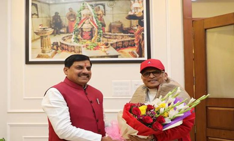 मुख्यमंत्री डॉ यादव से अभिनेता अन्नू कपूर ने भेंट की