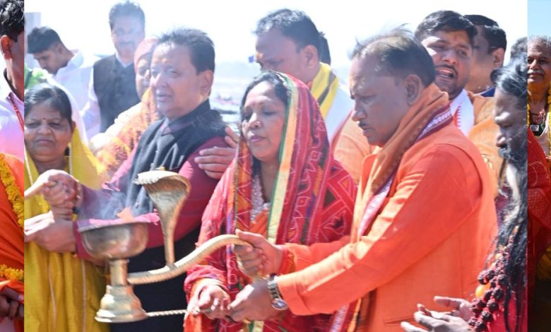 मुख्यमंत्री विष्णु देव साय ने त्रिवेणी संगम में किया पुण्य