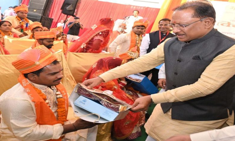 मुख्यमंत्री विष्णुदेव साय ने दिव्यांगजनों के सामूहिक विवाह समारोह में