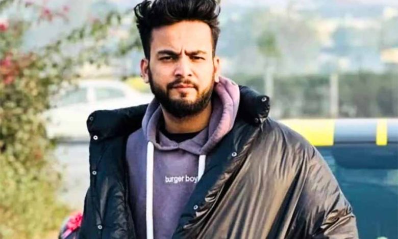 यूट्यूबर एल्विश यादव की मुश्किलें बढ़ी, चुम दरांग पर कमेंट करना पड़ा भारी 1 यूट्यूबर एल्विश यादव की मुश्किलें बढ़ी चुम दरांग पर कमेंट