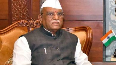 योग साधक सम्मान समारोह आयोजित— योग और फागुन महोत्सव के