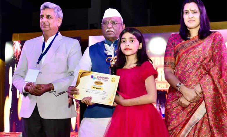 राज्यपाल ने डूंडलोद गर्ल्स विद्यालय वार्षिक समारोह में भाग लिया