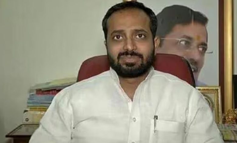 सरकार को घेर रहे हेमंत कटारे खुद फंसे EOW ने