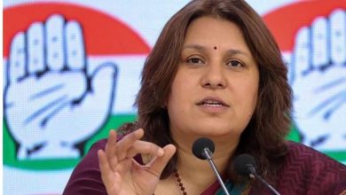 सुप्रिया श्रीनेत बोलीं AAP को जिताना हमारी जिम्मेदारी नहीं हम