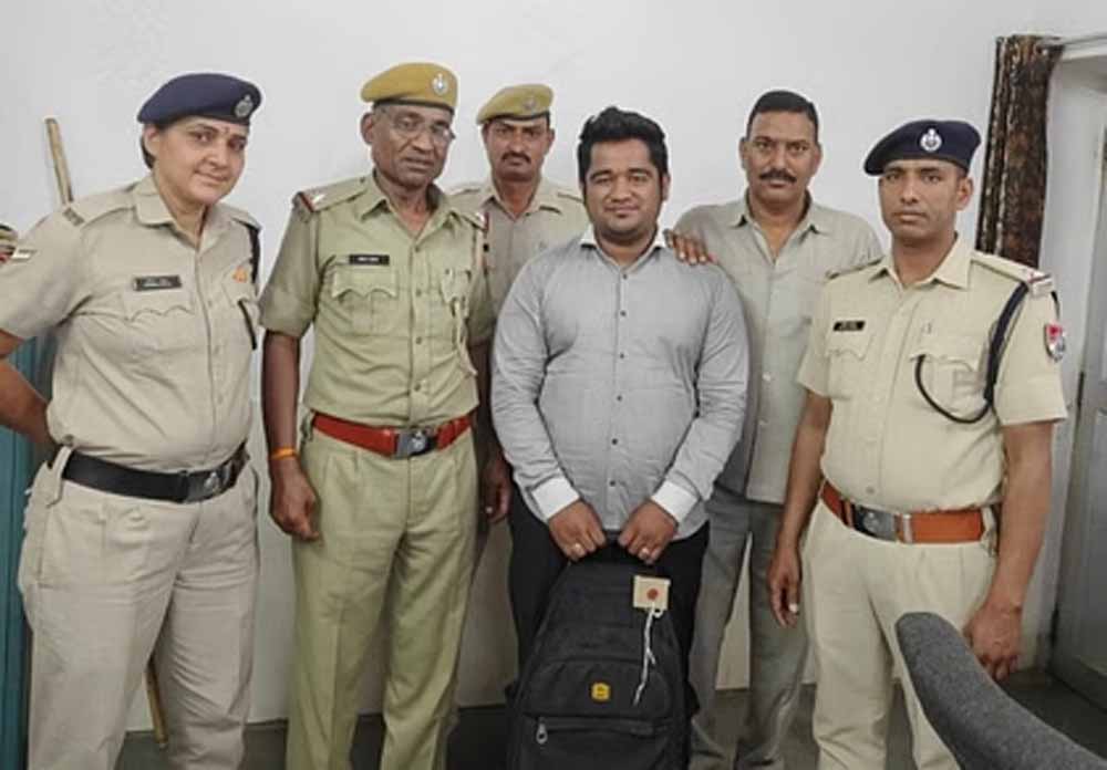 अजमेर स्टेशन पर बैग में छुपाकर ले जाते 1344 किलो