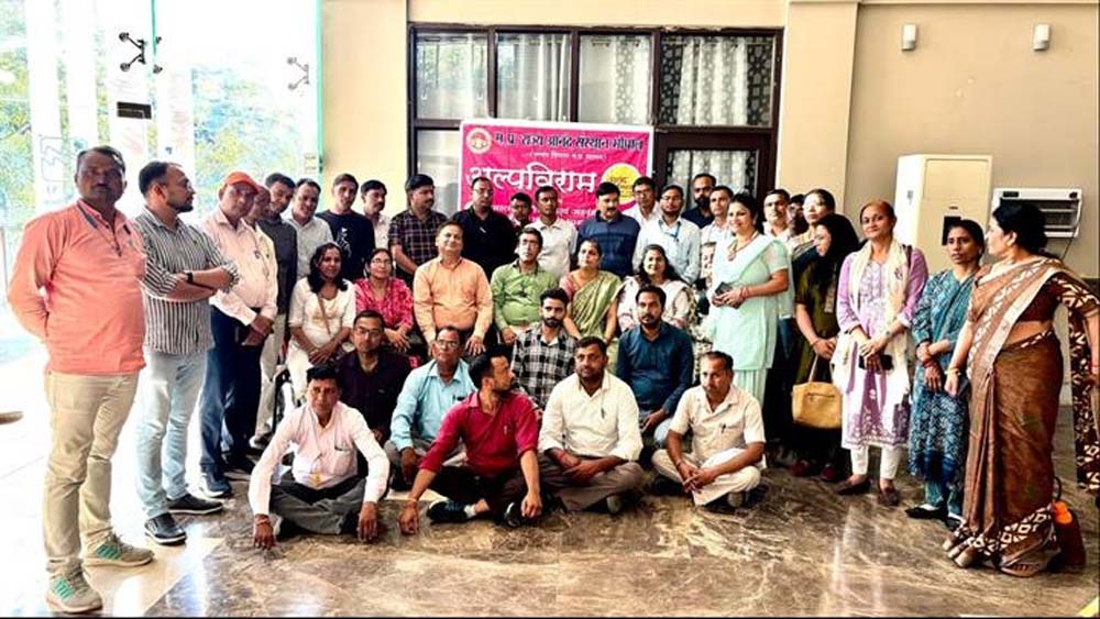 आवासीय वर्कशॉप में बताया मौन से आत्म पोषण एवं आत्म संवर्धन होता है 6 आवासीय वर्कशॉप में बताया मौन से आत्म पोषण एवं आत्म