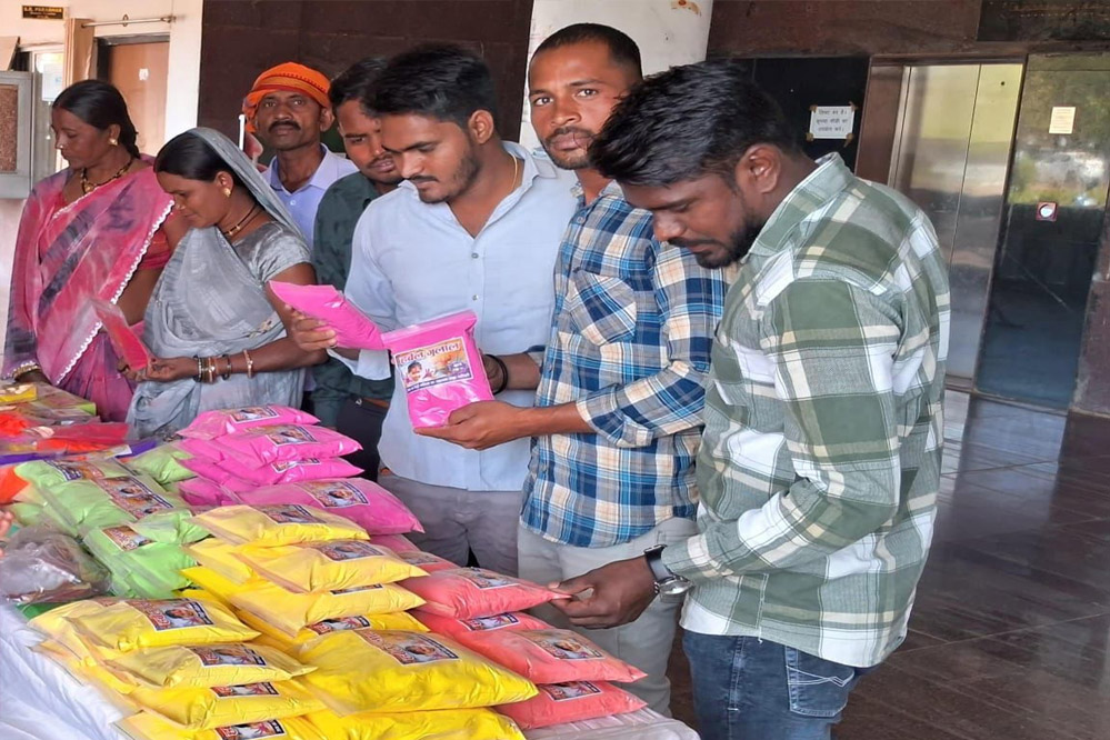 इस बार भी होली पर बाहरी गुलाल को टक्कर देंगी