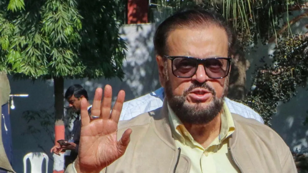 औरंगजेब प्रेम में अबू आजमी के खिलाफ केस राशिद अल्वी