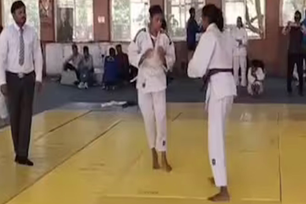 जूडो में राधिका सैनी का कमाल! गोल्ड जीतकर नेशनल प्रतियोगिता के लिए हुई सेलेक्ट 6 जूडो में राधिका सैनी का कमाल गोल्ड जीतकर नेशनल प्रतियोगिता