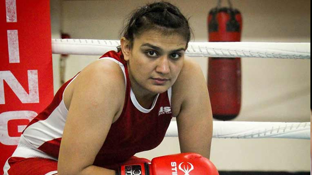 दीपक लड़कों में दिलचस्पी हैबूरा ने पति हुड्डा पर लगाए