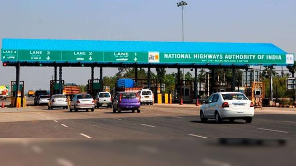देश का सबसे कमाऊ टोल प्लाजा हर साल करता है