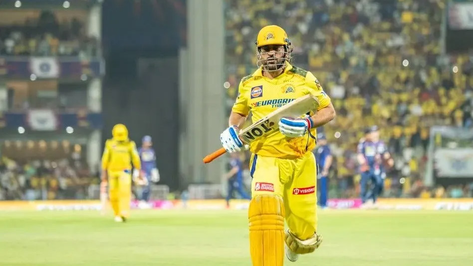 धोनी को लेकर कोच का चौंकाने वाला खुलासा, घुटने में चोट, 10 ओवर बैटिंग करना मुश्किल... 6 धोनी को लेकर कोच का चौंकाने वाला खुलासा घुटने में