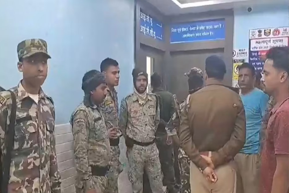 नितीश बाबू के बिहार में दो दिन के अंदर दो पुलिस अफसरों की हत्या... पहले अररिया, अब मुंगेर में मर्डर से सनसनी 6 नितीश बाबू के बिहार में दो दिन के अंदर दो