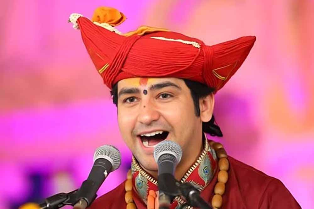 पंडित दीरेंद्र शास्त्री ने जातिगत जनगणना को देश को बांटने