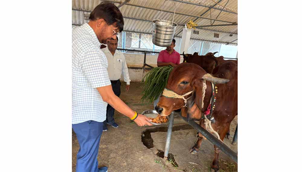 पशुपालन राज्य मंत्री श्री पटेल द्वारा बुल मदर फार्म का