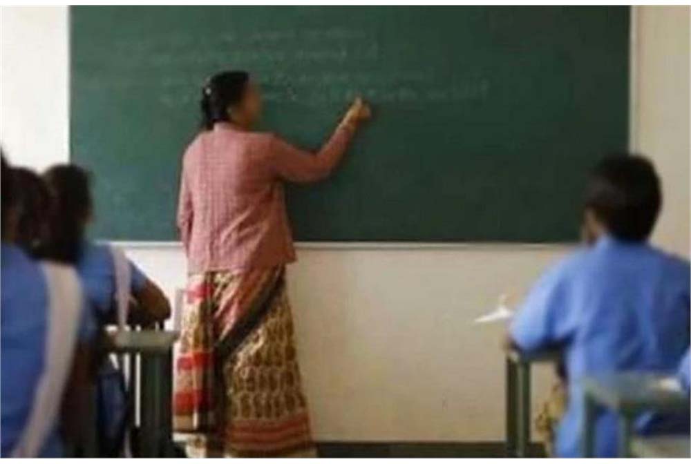 प्रदेश के सरकारी स्कूलों में अध्यापकों के खाली पद भर