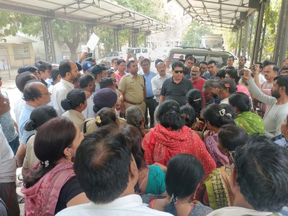 बैतूल क्षेत्र में स्थित बैतूल आइल मिल में बड़ा हादसा, टैंक में मिले दो कर्मचारियों के शव, मचा कोहराम 6 बैतूल क्षेत्र में स्थित बैतूल आइल मिल में बड़ा हादसा