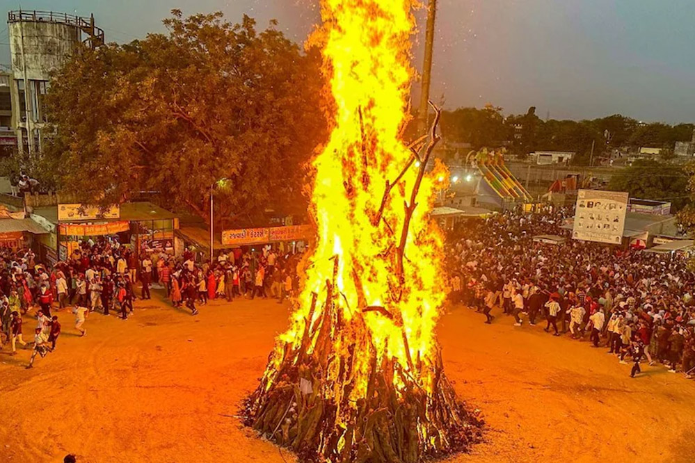 भद्रा काल ने बढ़ाई होलिका दहन पर मुश्किल बस इतनी