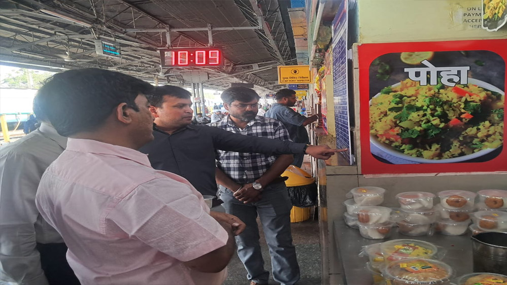 भोपाल स्टेशन पर प्रमुख मुख्य वाणिज्य प्रबंधक द्वारा निरीक्षण 6 भोपाल स्टेशन पर प्रमुख मुख्य वाणिज्य प्रबंधक द्वारा निरीक्षण