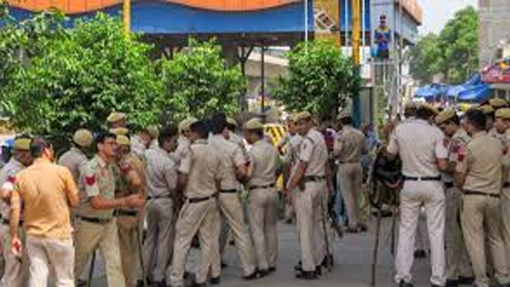 महू में निकाले जा रहे विजयी जुलूस पर देर रात