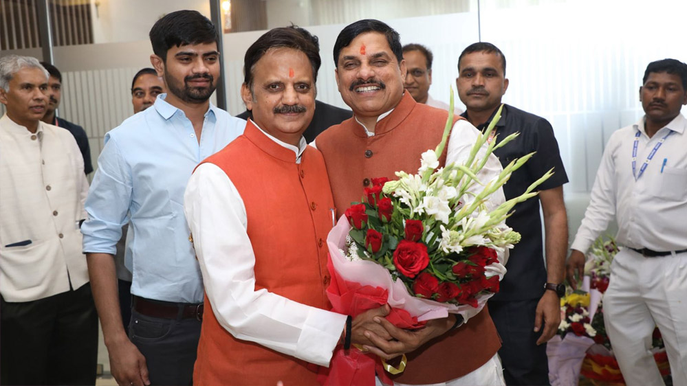 मुख्यमंत्री डॉ. यादव को उप मुख्यमंत्री श्री शुक्ल ने जन्मदिन की शुभकामनाएं दीं 6 मुख्यमंत्री डॉ यादव को उप मुख्यमंत्री श्री शुक्ल ने जन्मदिन