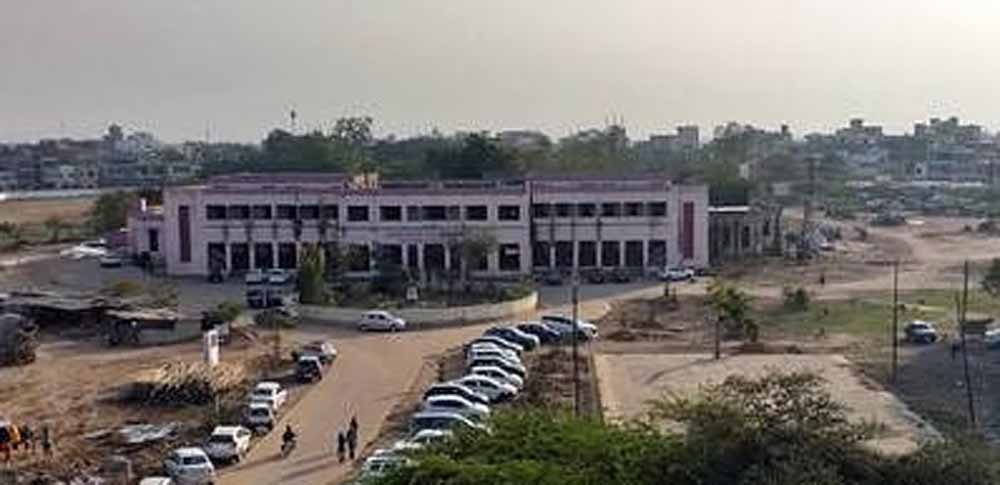 राजस्थान पुलिस में महिला कांस्टेबल परीक्षा केंद्र पर दो आधार