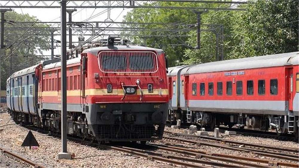 रेलवे ने यात्रियों की सुविधा के लिए भिवानी से जयपुर के लिए स्पेशल ट्रेन चलाने का किया फैसला, लोगों को होगा फायदा 6 रेलवे ने यात्रियों की सुविधा के लिए भिवानी से जयपुर