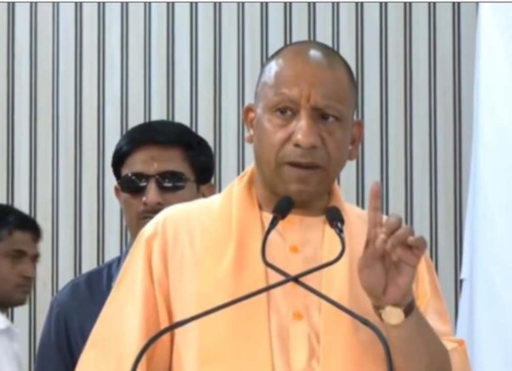 लोकतंत्र के चौथे स्तंभ के रूप में मीडिया को मान्यता दी गई, मीडिया की भूमिका अलग-अलग देखने को मिली: सीएम योगी 6 लोकतंत्र के चौथे स्तंभ के रूप में मीडिया को मान्यता