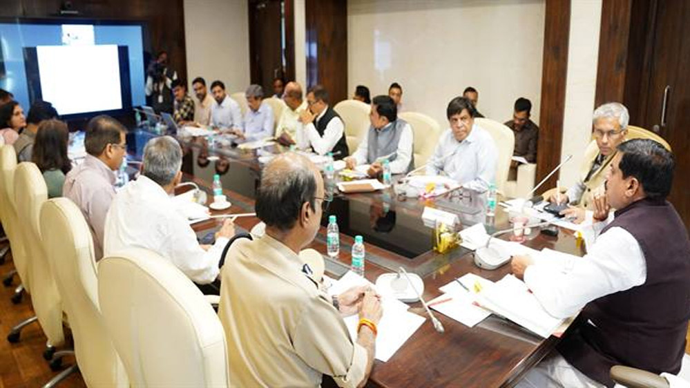 शहरी और ग्रामीण क्षेत्रों में पर्याप्त पेयजल व्यवस्था की जाएं