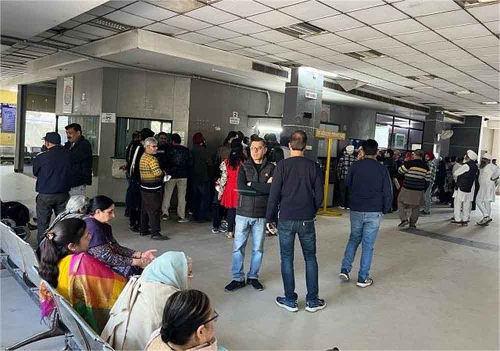 सब रजिस्ट्रार दफ्तर में आज दो दिन बाद रजिस्ट्रियां करने का