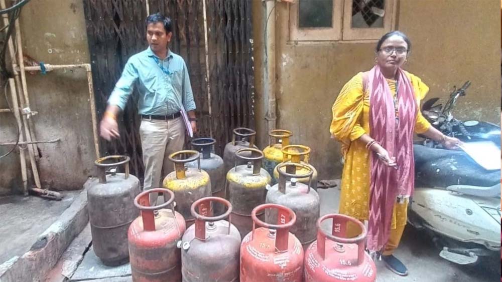 सराफा क्षेत्र में अवैध गैस सिलेंडरों का उपयोग प्रशासन ने