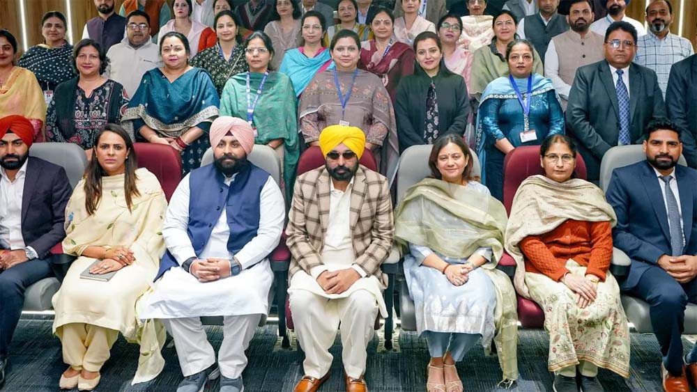 सीएम मान ने अंतरराष्ट्रीय महिला दिवस पर कहा- महिलाओं ने हर क्षेत्र में मुकाम हासिल किया है, खेल में भी आगे बढ़ रही हैं 6 सीएम मान ने अंतरराष्ट्रीय महिला दिवस पर कहा महिलाओं ने