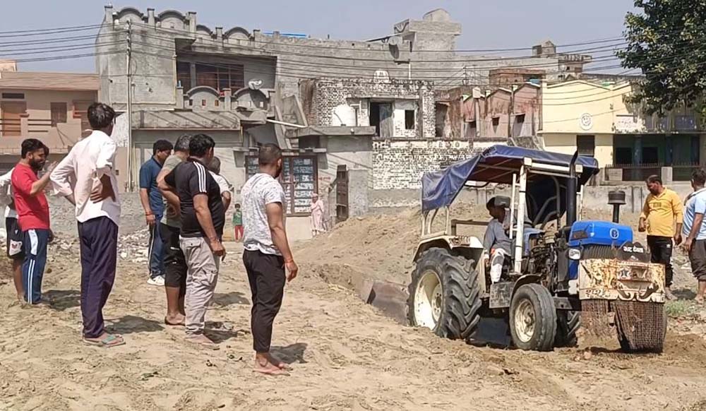 सोनीपत जिले के खंड गन्नौर के गांव गुमड़ में बन रहे पशु अस्पताल का ग्रामीणों ने जमकर किया विरोध 6 सोनीपत जिले के खंड गन्नौर के गांव गुमड़ में बन