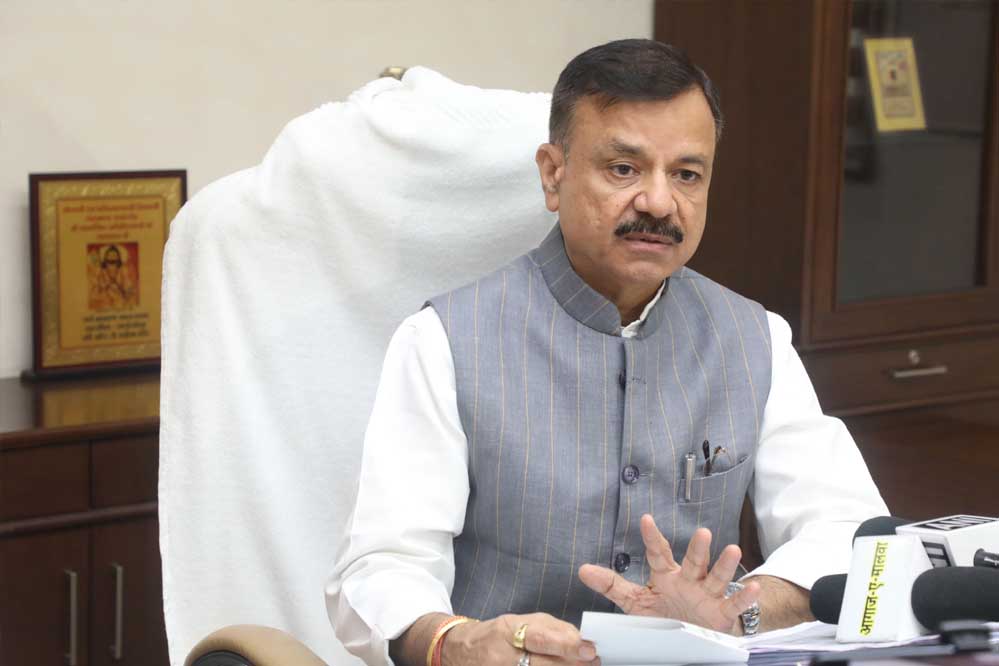 स्कूल शिक्षा मंत्री सिंह ने महर्षि पतंजलि संस्थान के कैलेण्डर का किया विमोचन 6 स्कूल शिक्षा मंत्री सिंह ने महर्षि पतंजलि संस्थान के कैलेण्डर