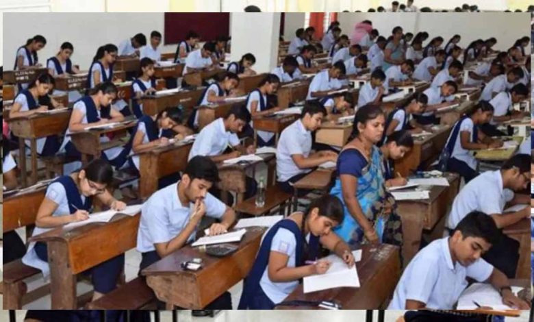 15 मार्च को नहीं दे सकते बोर्ड एग्जाम तो कोई बात नहीं, मिलेगी ये सुविधा! 1 15 मार्च को नहीं दे सकते बोर्ड एग्जाम तो कोई