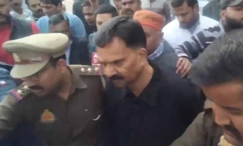48 दिन बाद दुष्कर्म के आरोप में बंद सांसद राकेश राठौर को मिली जमानत 1 48 दिन बाद दुष्कर्म के आरोप में बंद सांसद राकेश