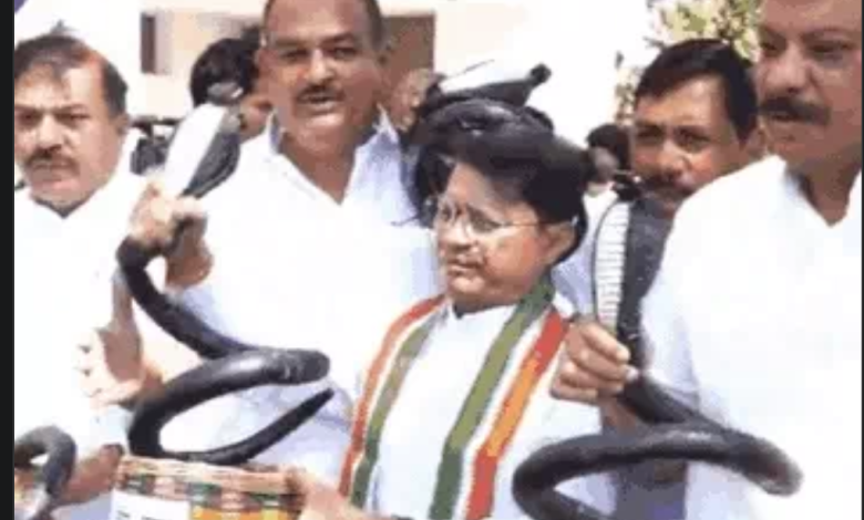MP : बजट सत्र का दूसरा दिन हंगामेदार, कांग्रेस का वाक आउट:सेमरिया विधायक बोले- राष्ट्रपति शासन लगे.. 1 Screenshot 20250311 212727.Chrome28129