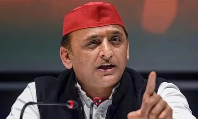 अखिलेश यादव ने लोहिया पार्क में डॉ. राम मनोहर लोहिया की जयंती पर उन्हें किया नमन, बीजेपी पर लगाया आरोप 1 अखिलेश यादव ने लोहिया पार्क में डॉ राम मनोहर लोहिया
