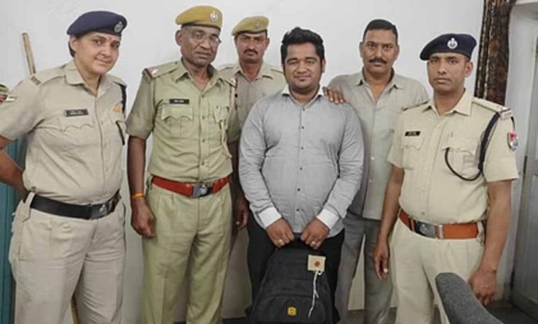 अजमेर स्टेशन पर बैग में छुपाकर ले जाते 1344 किलो