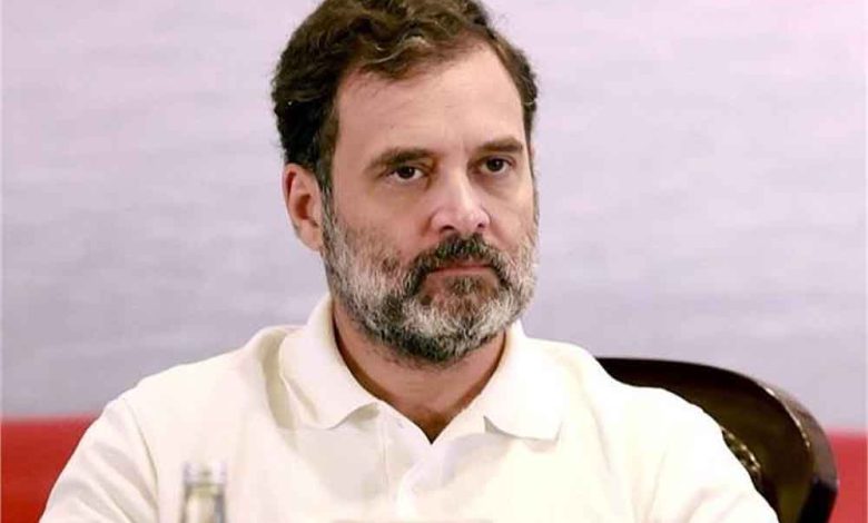 अदालत ने राहुल गांधी को 14 अप्रैल को न्यायालय में