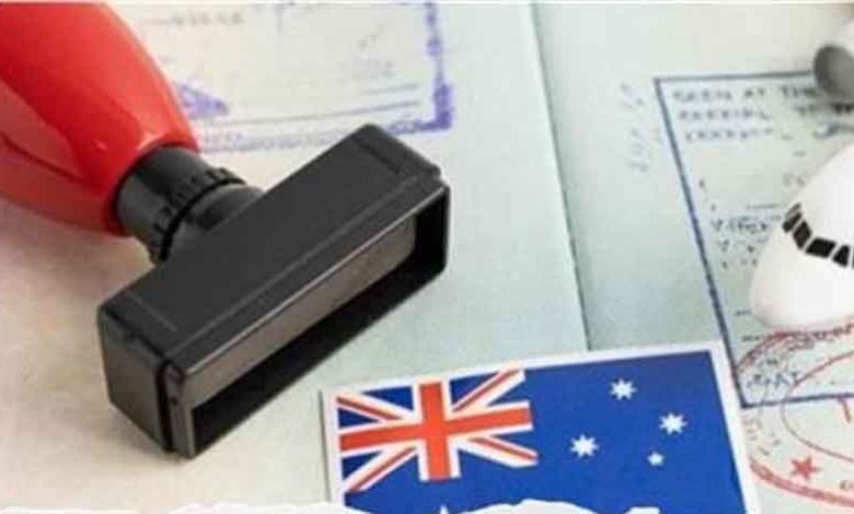 अब यूके ने भी अवैध रुप से रह रहे लोगों