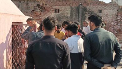 अमरोहा में तनाव चामुंडा मंदिर में तोड़फोड़ उखाड़ी मूर्तियां