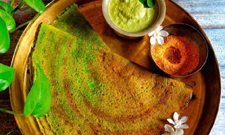 आज बनाये पालक मूंग दाल डोसा